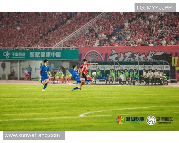 武汉足球明星闪耀赛场助力城市崛起与发展引领新时代体育风潮