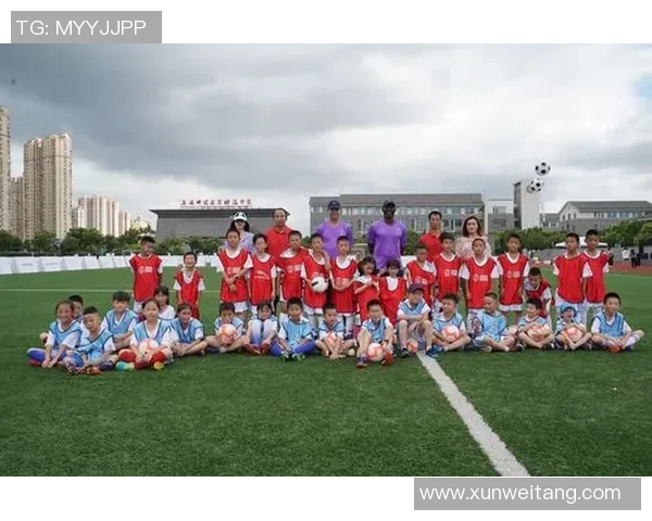 聚焦申城绿茵热潮探秘上海业余足球球星的奋斗与荣耀之路 聚焦申城绿茵热潮探秘上海业余足球球星的奋斗与荣耀之路