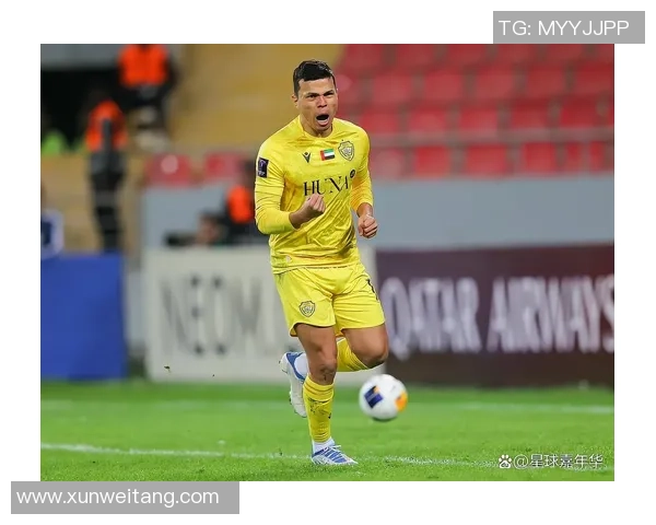 足球明星受伤妻子表情动人曝光 网友纷纷为其深情祈祷